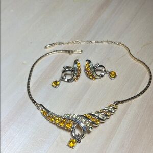 Elegant Gold and Yellow Vintage 1940’s Jewelry Set